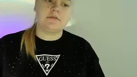 Snapshot of valerivane chatting on December 2, 2025, 7:03 am Valery online show from December 2, 2025, 7:03 am