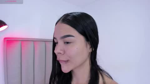 Snapshot of valery__nova chatting on October 17, 2025, 2:48 am Cris online show from October 17, 2025, 2:48 am