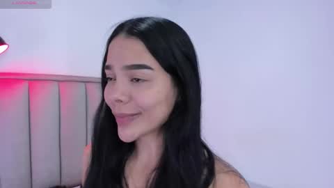 Snapshot of valery__nova chatting on November 21, 2025, 2:43 am Cris online show from November 21, 2025, 2:43 am