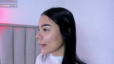Cris  online show from May 26, 2026, 4:47 pm