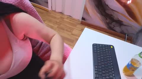 valery cute 18 online show from November 29, 2025, 7:28 pm