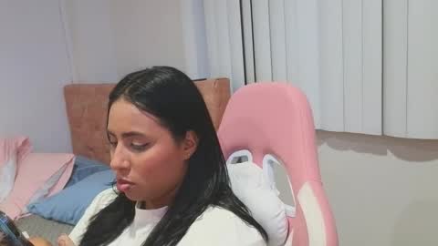 Snapshot of valery_lovex_ chatting on April 21, 2026, 2:37 am valery_lovex_ online show from April 21, 2026, 2:37 am