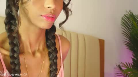 Valery swan1 online show from May 18, 2026, 12:22 pm