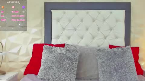 Snapshot of valerydiamond_ chatting on February 17, 2025, 10:03 pm Valery online show from February 17, 2025, 10:03 pm