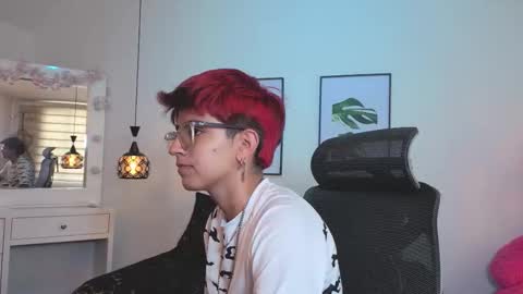 Snapshot of valeryevansvg chatting on December 1, 2025, 11:59 am Valery online show from December 1, 2025, 11:59 am