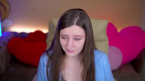 V A L E R Y  M U R online show from February 16, 2026, 8:05 pm