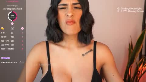 Snapshot of valeryrhouse_ chatting on November 26, 2025, 12:11 am All my links here online show from November 26, 2025, 12:11 am