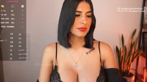 Snapshot of valeryrhouse_ chatting on December 21, 2025, 1:02 am All my links here online show from December 21, 2025, 1:02 am