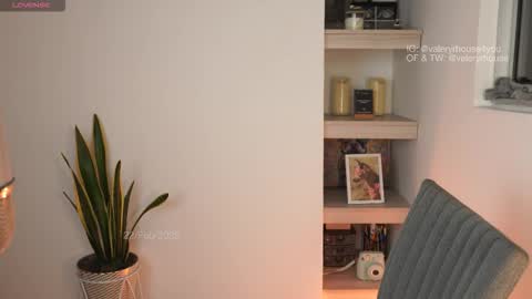 Snapshot of valeryrhouse_ chatting on February 23, 2026, 1:03 am All my links here online show from February 23, 2026, 1:03 am