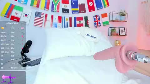 Snapshot of valeryy_moon chatting on July 8, 2026, 8:35 pm Valery online show from July 8, 2026, 8:35 pm