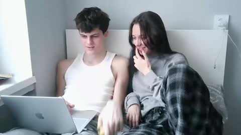 Snapshot of valesios chatting on November 28, 2025, 9:56 am valesios online show from November 28, 2025, 9:56 am