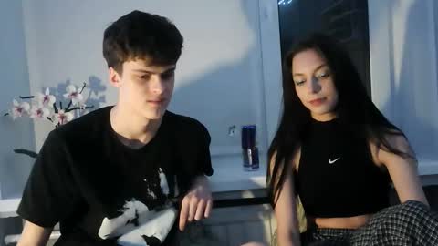 Snapshot of valesios chatting on December 4, 2025, 4:05 pm valesios online show from December 4, 2025, 4:05 pm