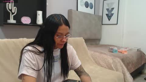 Snapshot of valevicious chatting on February 19, 2025, 7:05 pm valevicious online show from February 19, 2025, 7:05 pm