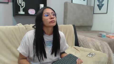 Snapshot of valevicious chatting on February 19, 2025, 10:09 pm valevicious online show from February 19, 2025, 10:09 pm