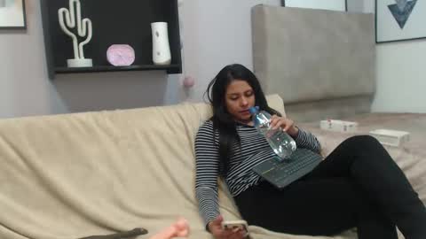 Snapshot of valevicious chatting on February 25, 2025, 12:03 am valevicious online show from February 25, 2025, 12:03 am
