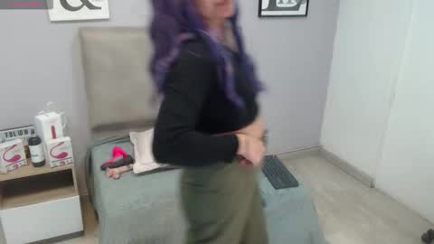 valevicious online show from November 4, 2025, 7:35 pm