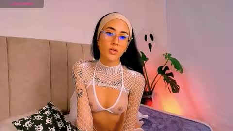 Snapshot of valkamoon25 chatting on October 23, 2025, 9:13 pm Val online show from October 23, 2025, 9:13 pm