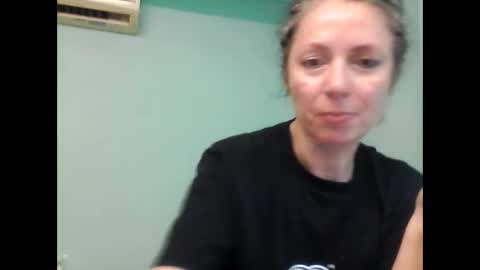 Snapshot of valleriwind chatting on February 3, 2025, 3:17 pm ValleriWind online show from February 3, 2025, 3:17 pm