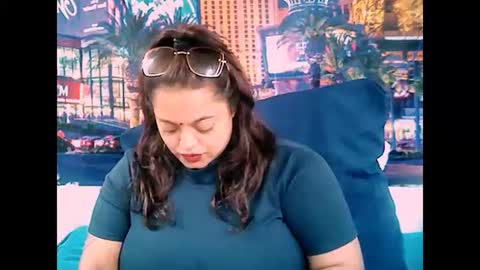 Snapshot of valleyval chatting on December 27, 2024, 5:52 am indianvalvet priya is back online show from December 27, 2024, 5:52 am