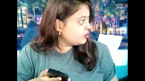 Snapshot of valleyval chatting on January 3, 2025, 5:39 am indianvalvet priya is back online show from January 3, 2025, 5:39 am