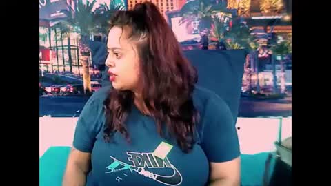 Snapshot of valleyval chatting on February 22, 2025, 6:06 am indianvalvet priya is back online show from February 22, 2025, 6:06 am