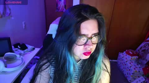 Snapshot of vallolet1_ chatting on December 11, 2024, 12:12 am Im Violet online show from December 11, 2024, 12:12 am