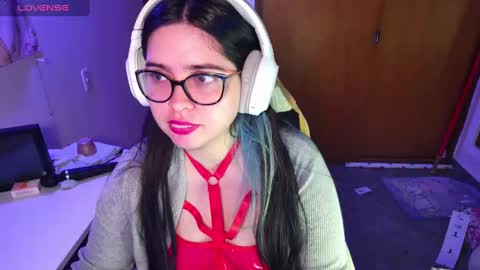 Snapshot of vallolet1_ chatting on December 24, 2024, 5:16 am Im Violet online show from December 24, 2024, 5:16 am