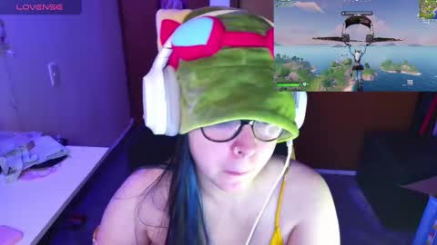 Snapshot of vallolet1_ chatting on December 29, 2024, 12:52 am Im Violet online show from December 29, 2024, 12:52 am