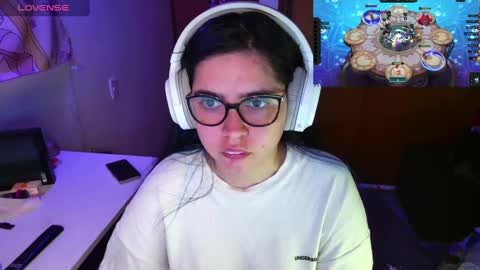 Snapshot of vallolet1_ chatting on January 15, 2025, 5:50 am Im Violet online show from January 15, 2025, 5:50 am