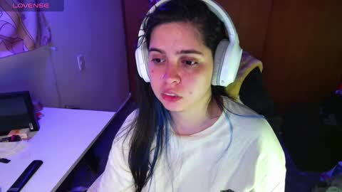 Snapshot of vallolet1_ chatting on January 15, 2025, 8:51 am Im Violet online show from January 15, 2025, 8:51 am