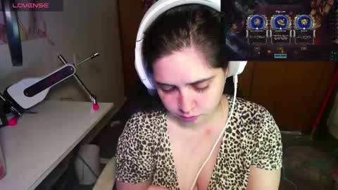 Snapshot of vallolet1_ chatting on January 27, 2025, 2:42 am Im Violet online show from January 27, 2025, 2:42 am