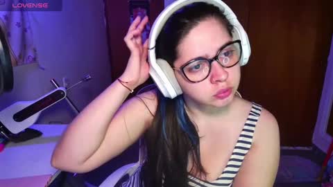Snapshot of vallolet1_ chatting on February 5, 2025, 9:25 am Im Violet online show from February 5, 2025, 9:25 am