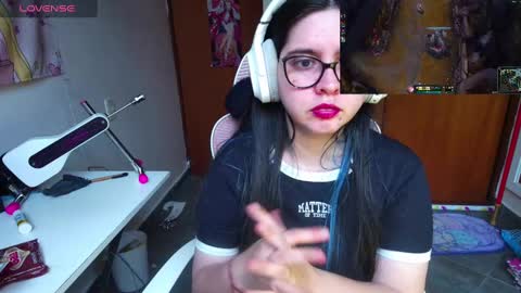 Snapshot of vallolet1_ chatting on February 9, 2025, 9:49 pm Im Violet online show from February 9, 2025, 9:49 pm