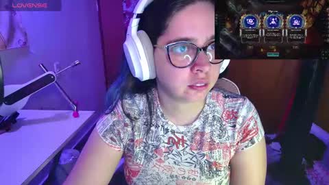 Snapshot of vallolet1_ chatting on February 24, 2025, 12:30 am Im Violet online show from February 24, 2025, 12:30 am