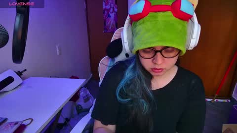Snapshot of vallolet1_ chatting on March 9, 2025, 10:41 pm Im Violet online show from March 9, 2025, 10:41 pm