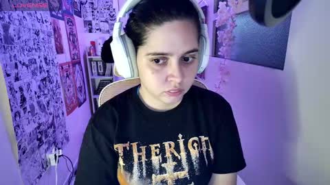 Snapshot of vallolet1_ chatting on October 2, 2025, 3:24 am Im Violet online show from October 2, 2025, 3:24 am