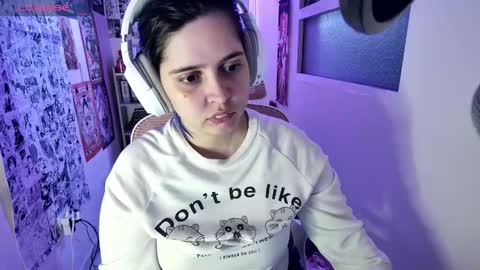 Snapshot of vallolet1_ chatting on October 18, 2025, 12:35 am Im Violet online show from October 18, 2025, 12:35 am