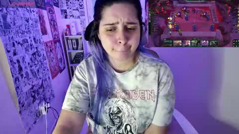 Snapshot of vallolet1_ chatting on October 21, 2025, 12:22 am Im Violet online show from October 21, 2025, 12:22 am