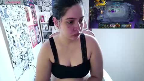 Snapshot of vallolet1_ chatting on October 26, 2025, 8:15 pm Im Violet online show from October 26, 2025, 8:15 pm