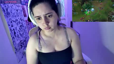 Snapshot of vallolet1_ chatting on February 25, 2026, 4:00 am Im Violet online show from February 25, 2026, 4:00 am