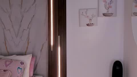 Vallolet Peach  online show from March 18, 2026, 12:08 pm