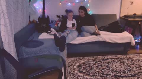 Little Devil online show from February 26, 2025, 8:22 pm