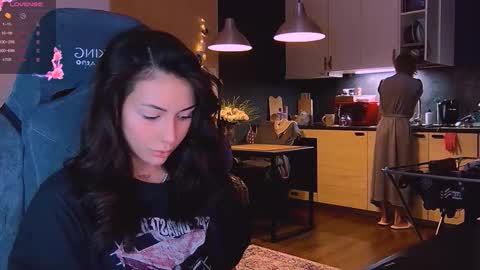 Little Devil online show from November 3, 2025, 5:03 pm