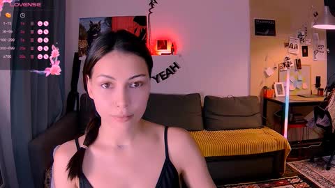 Snapshot of valorant_girl chatting on December 21, 2025, 4:47 pm Little Devil online show from December 21, 2025, 4:47 pm