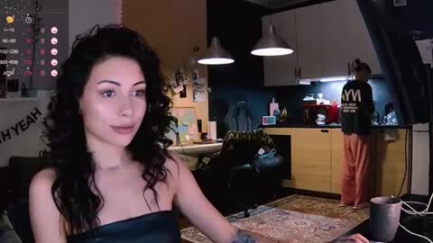 Snapshot of valorant_girl chatting on April 4, 2026, 4:48 pm Little Devil online show from April 4, 2026, 4:48 pm