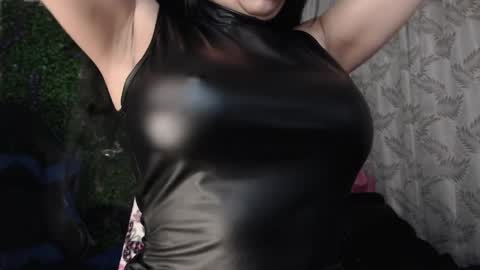 valquiria_sirgun online show from April 10, 2026, 11:04 am