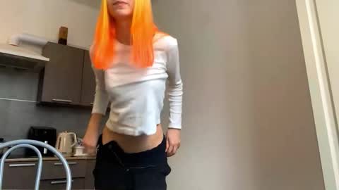 Snapshot of valtopi chatting on February 4, 2026, 7:03 am Emily online show from February 4, 2026, 7:03 am