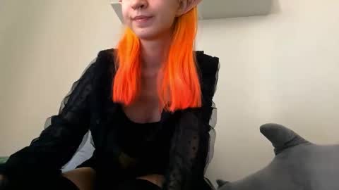 Snapshot of valtopi chatting on February 11, 2026, 7:13 am Emily online show from February 11, 2026, 7:13 am