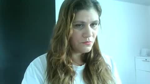 Snapshot of valu2208 chatting on September 10, 2025, 4:07 pm valu2208 online show from September 10, 2025, 4:07 pm