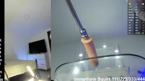 Snapshot of valuu_44 chatting on November 27, 2025, 11:40 pm Hi Im Val a freelance model. online show from November 27, 2025, 11:40 pm